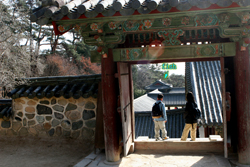 Looking south through the kwanjumjon gate