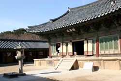 Looking northwest at the taeung jon temple