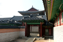 Kyongbokgoong Palace building alleys
