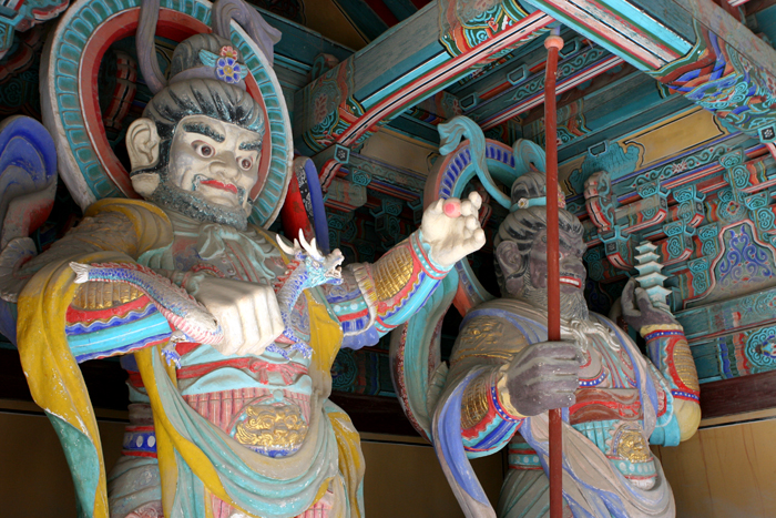 bulguksa gate deities 1